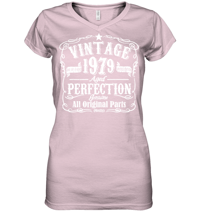 Womens Vintage 1979 Birthday - 39 Years Old 39th Birthday V-neck T-Shirt