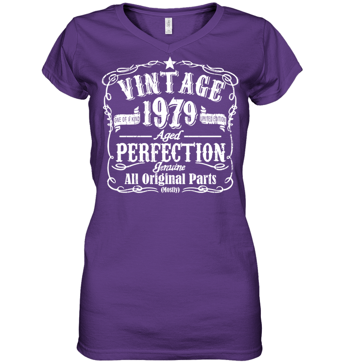 Womens Vintage 1979 Birthday - 39 Years Old 39th Birthday V-neck T-Shirt